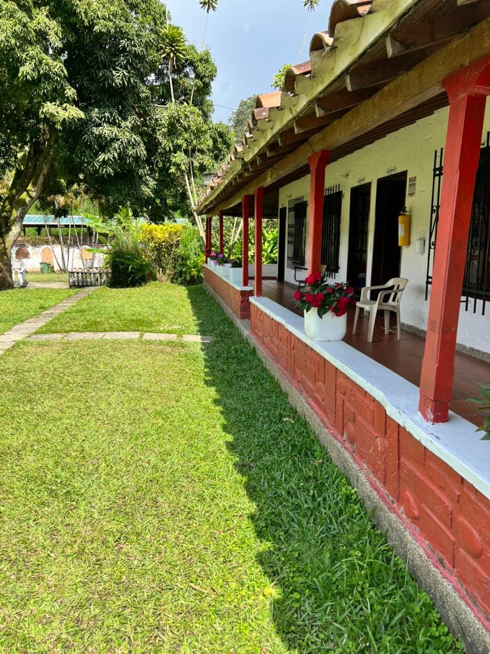 Brújula Salud Mental IPS | Centro rehabilitación adicciones Medellín Colombia